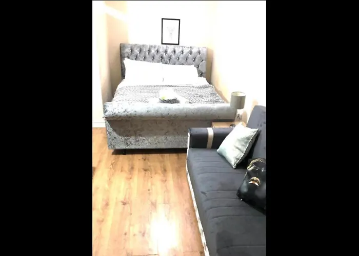 Lt Properties Studio Apartment Ground Floor 1
