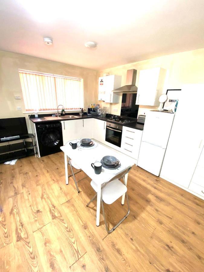 Lt Ground Floor 1 Apartment Luton (Bedfordshire)